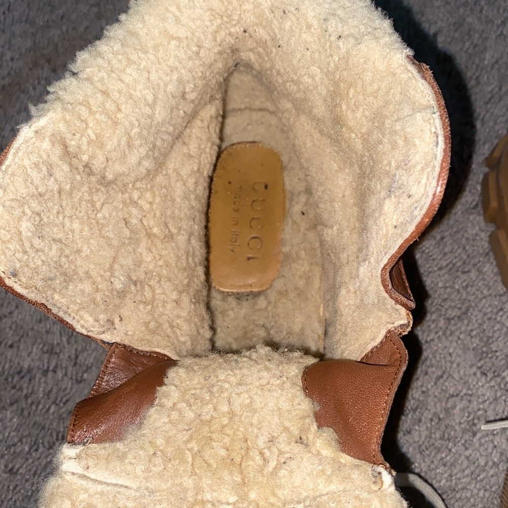 GUCCI FLASH TREK SHEARING BOOTS 🥾 91/2 - Picture 6 of 11